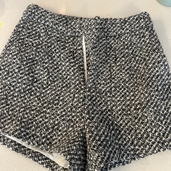 Commense Black and White High Waist Shorts - Picture 1 of 2